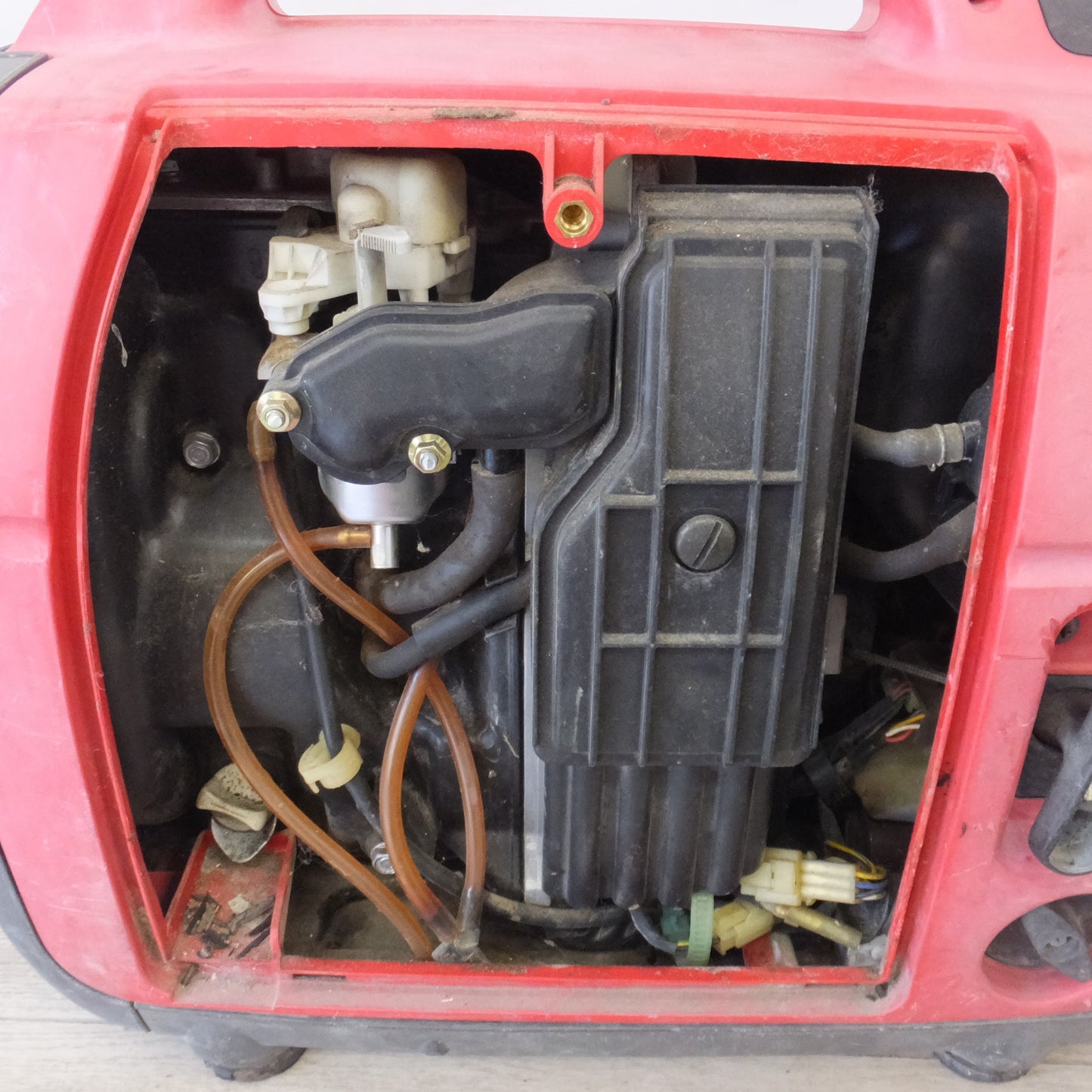 [送料無料] 岐阜発★ホンダ HONDA 正弦波インバーター搭載発電機 EU16i　100V 16A 1.6kVA 50/60Hz 単相★