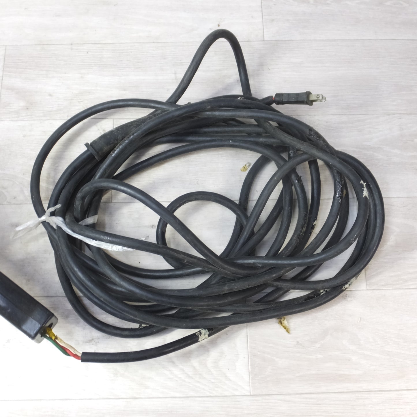 [送料無料] ◆SDK 新ダイワ 電動チェンソー A-303 切断機 コード式 チェーンソー 電動工具 100V 50/60Hz◆