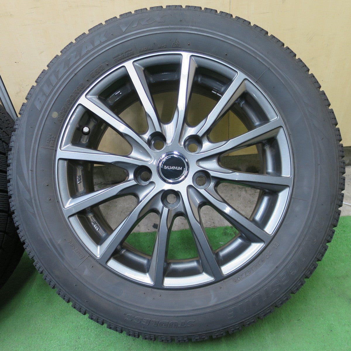 キレイ◎スタッドレス 205/60R16 ブリヂストン ブリザック VRX BALMINUM AR12 バルミナ 16インチ PCD114.3/5H◎6090904NGス
