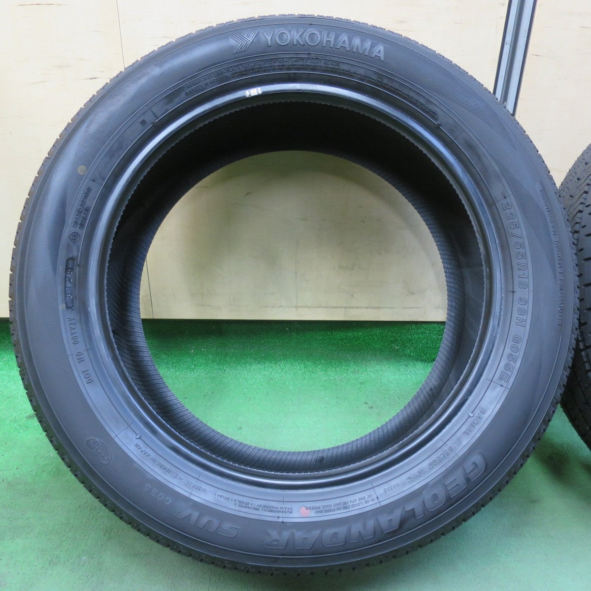 新車外し！25年★225/55R18 ヨコハマ ジオランダー SUV G055 G055E タイヤ 18インチ デリカ D:5 シャモニー フォレスター エルグランド 等★5102504イノタ