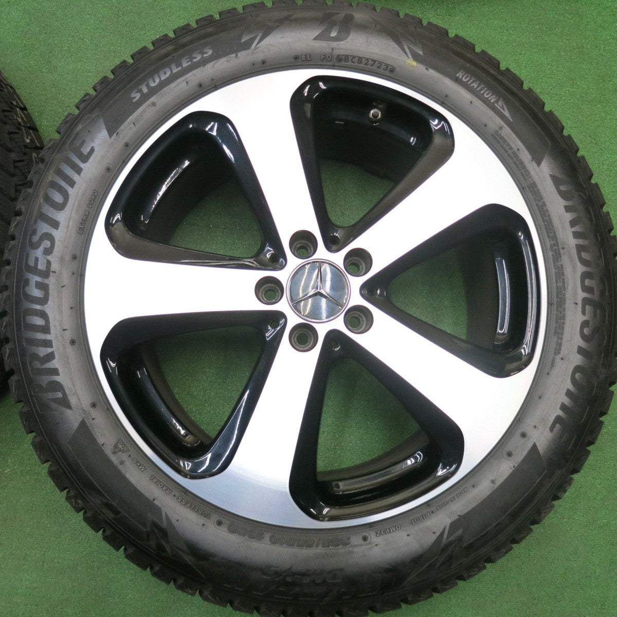 バリ溝！23年！キレイ！9.5分★ベンツ X253 GLCクラス 純正 235/55R19 スタッドレス ブリヂストン ブリザック DM-V3 19インチ PCD112/5H★6010803HAス