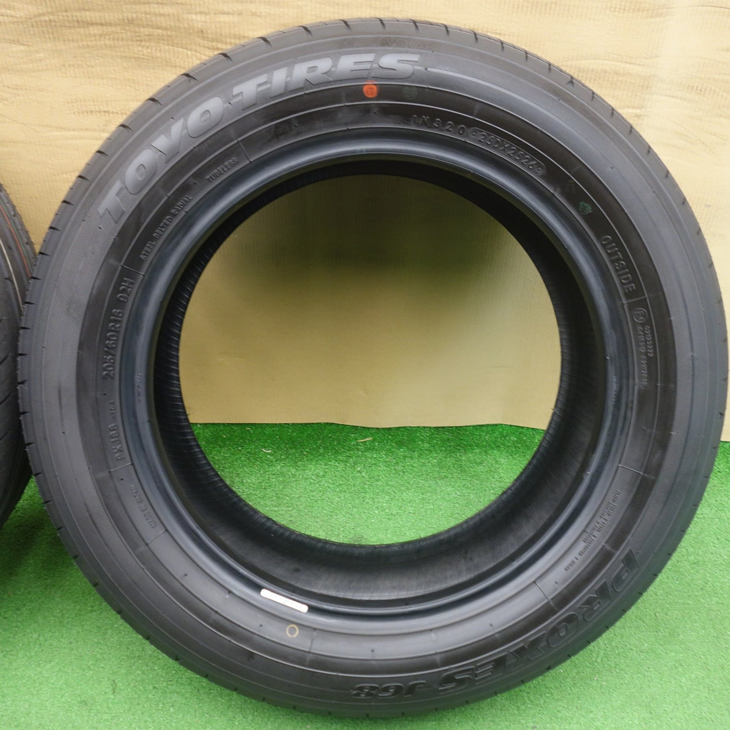 新車外し！26年★205/60R16 トーヨー プロクセス J68 タイヤ 16インチ ノア ヴォクシー ステップワゴン セレナ 等★6072402KTノタ