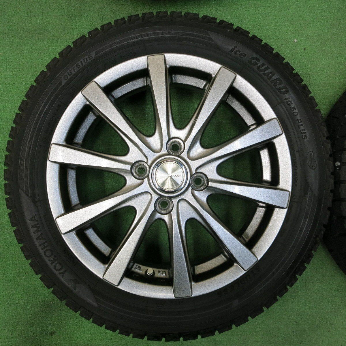 [送料無料] バリ溝！キレイ！9.5分★軽サイズ 165/60R15 スタッドレス ヨコハマ アイスガード iG50 プラス GRASS PCD100/4H★4052311イス