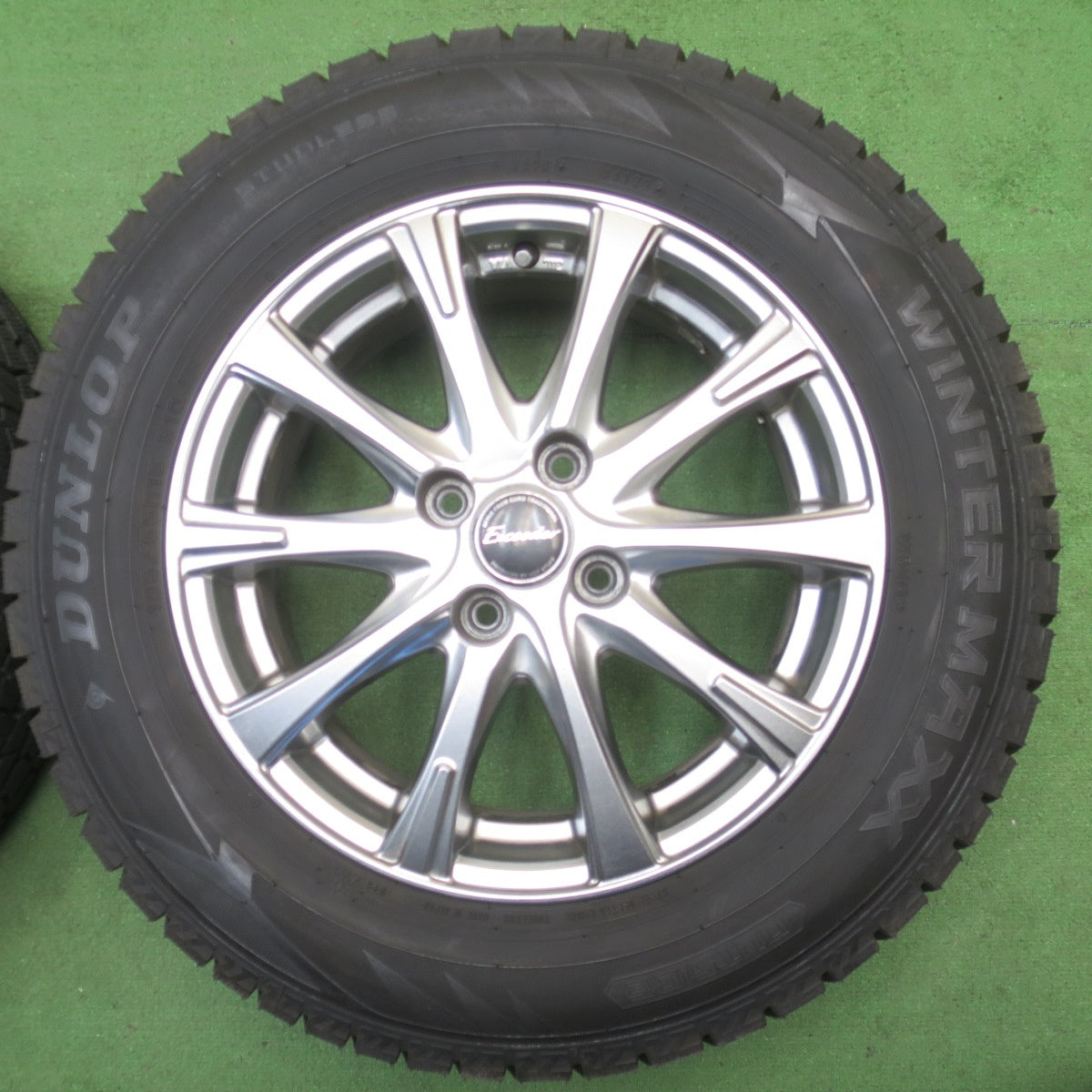 バリ溝！22年！キレイ！9.5分以上★スタッドレス 195/65R15 ダンロップ ウインターマックス WM02 Exceeder エクシーダー 15インチ PCD100/4H★6042403NJス