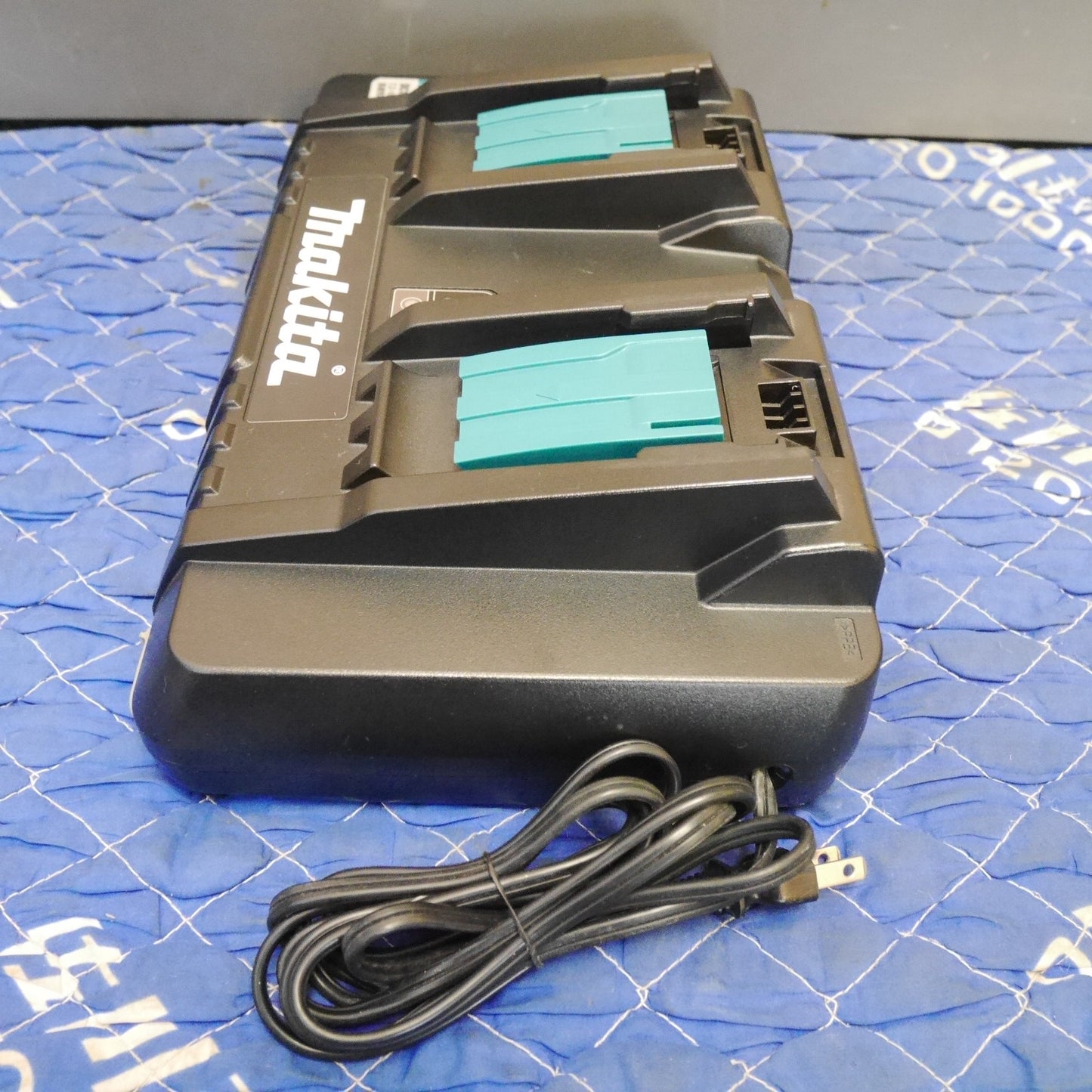 [送料無料] キレイ☆マキタ 2口 急速 充電器 DC18RD 7.2-18V 用 AC100V 電動 工具 makita☆