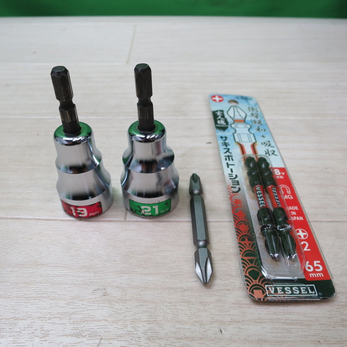 [送料無料] バッテリー2個付☆日立 コードレス インパクト ドライバ 14.4V WH14DKL 電動 工具 DIY ハイコーキ☆