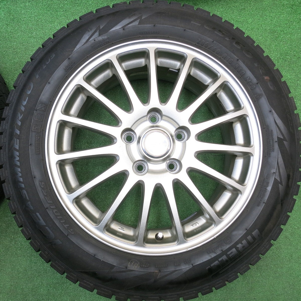 バリ溝！8.5分★スタッドレス 205/60R16 ピレリ アイスアシンメトリコ プラス ECO FORME エコフォルム 16インチ PCD114.3/5H★5112008HAス