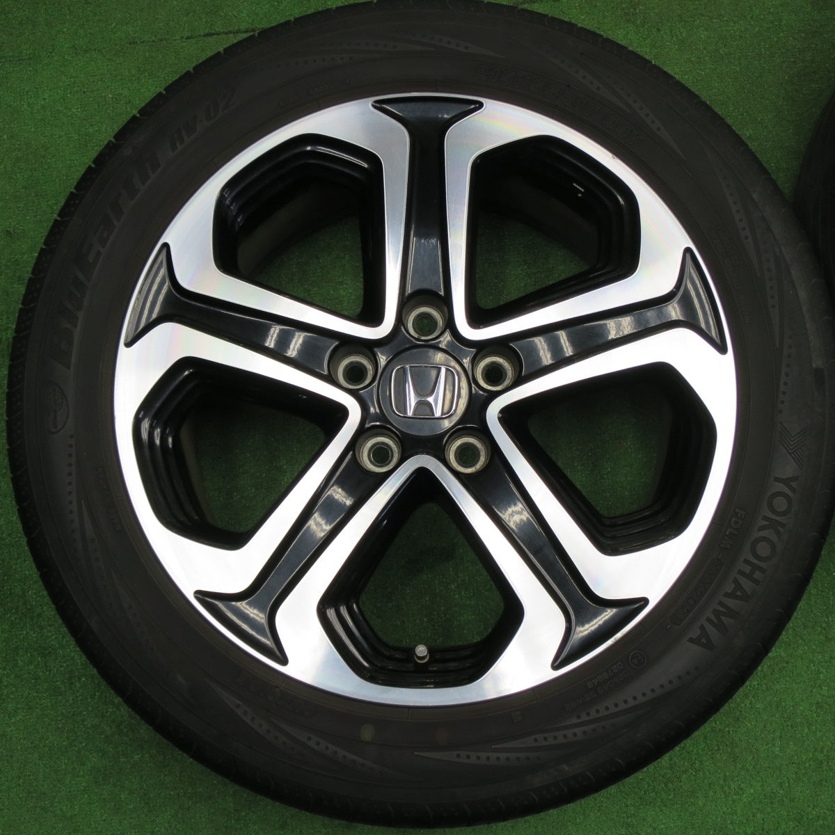 4本価格★ホンダ RU ヴェゼル 純正 215/55R17 ヨコハマ ブルーアース RV-02 17インチ PCD114.3/5H★6031501NKノ