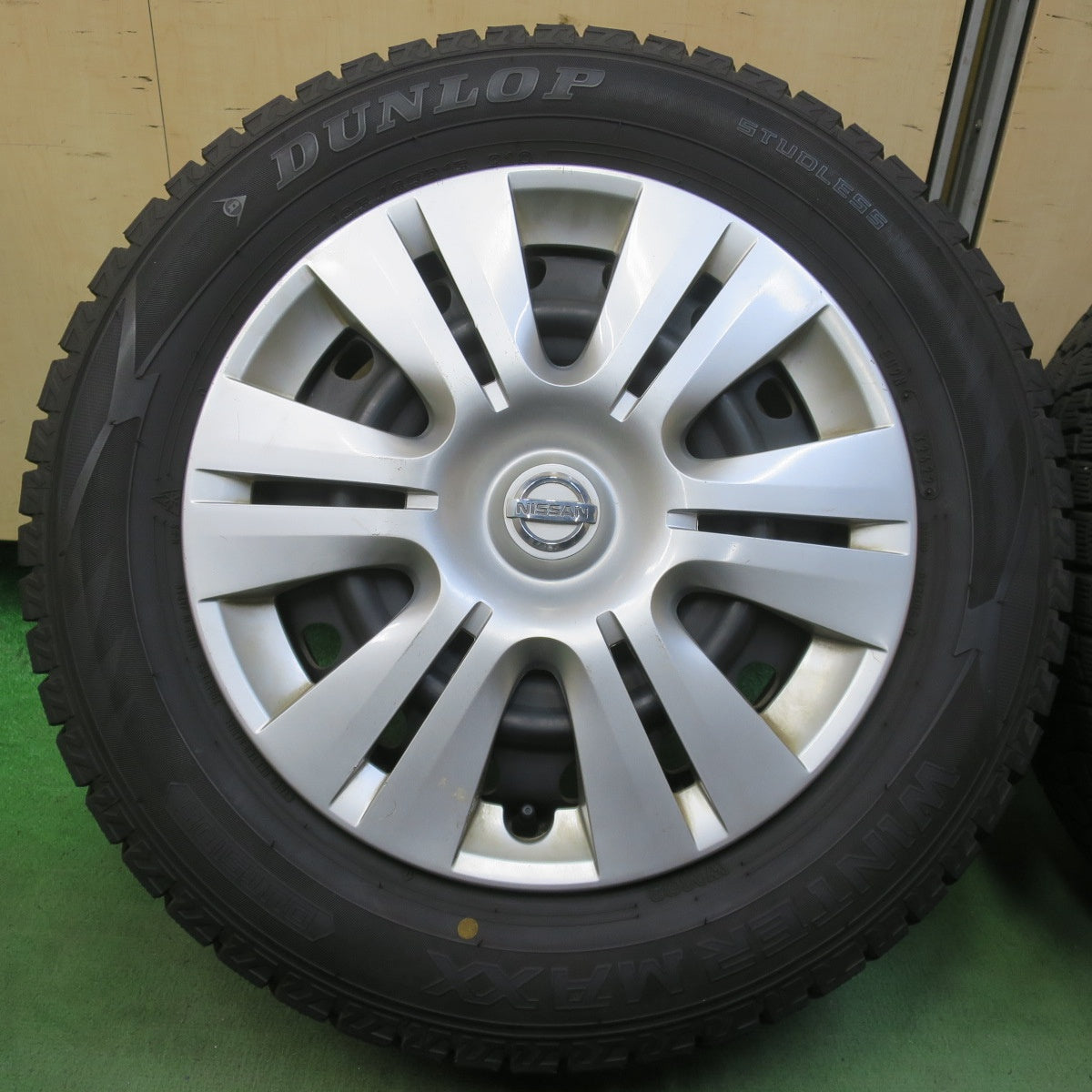 バリ溝！22年！9.5分◎日産 セレナ 純正 スチール 195/65R15 スタッドレス ダンロップ ウインターマックス WM02 15インチ PCD114.3/5H◎6070802イス