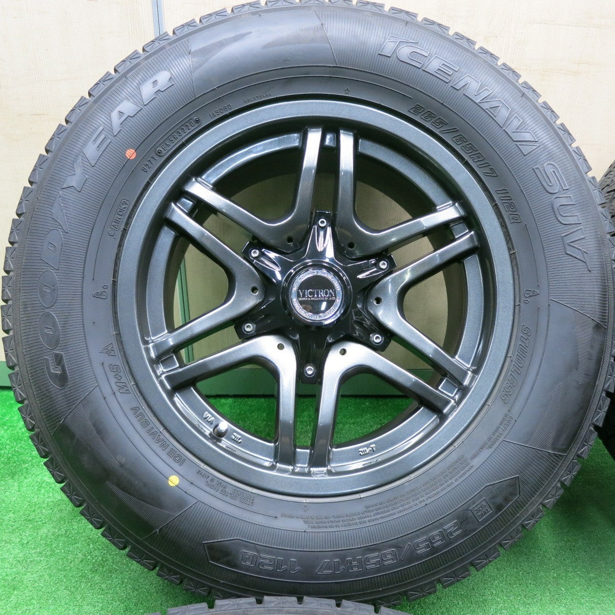 [送料無料] バリ溝！20年！キレイ！9.5分★ランクル 等 JAOS VICTRON ASTELLA CM-02 265/65R17 スタッドレス グッドイヤー アイスナビ SUV PCD139.7/6H★4112304TNス