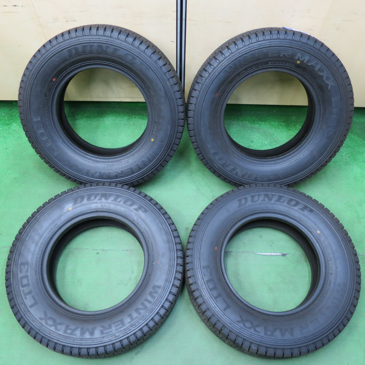 [送料無料] 未使用★トラック タイヤ 195/85R16 114/112L スタッドレス ダンロップ ウインターマックス LT03 16インチ★4102901イスタ