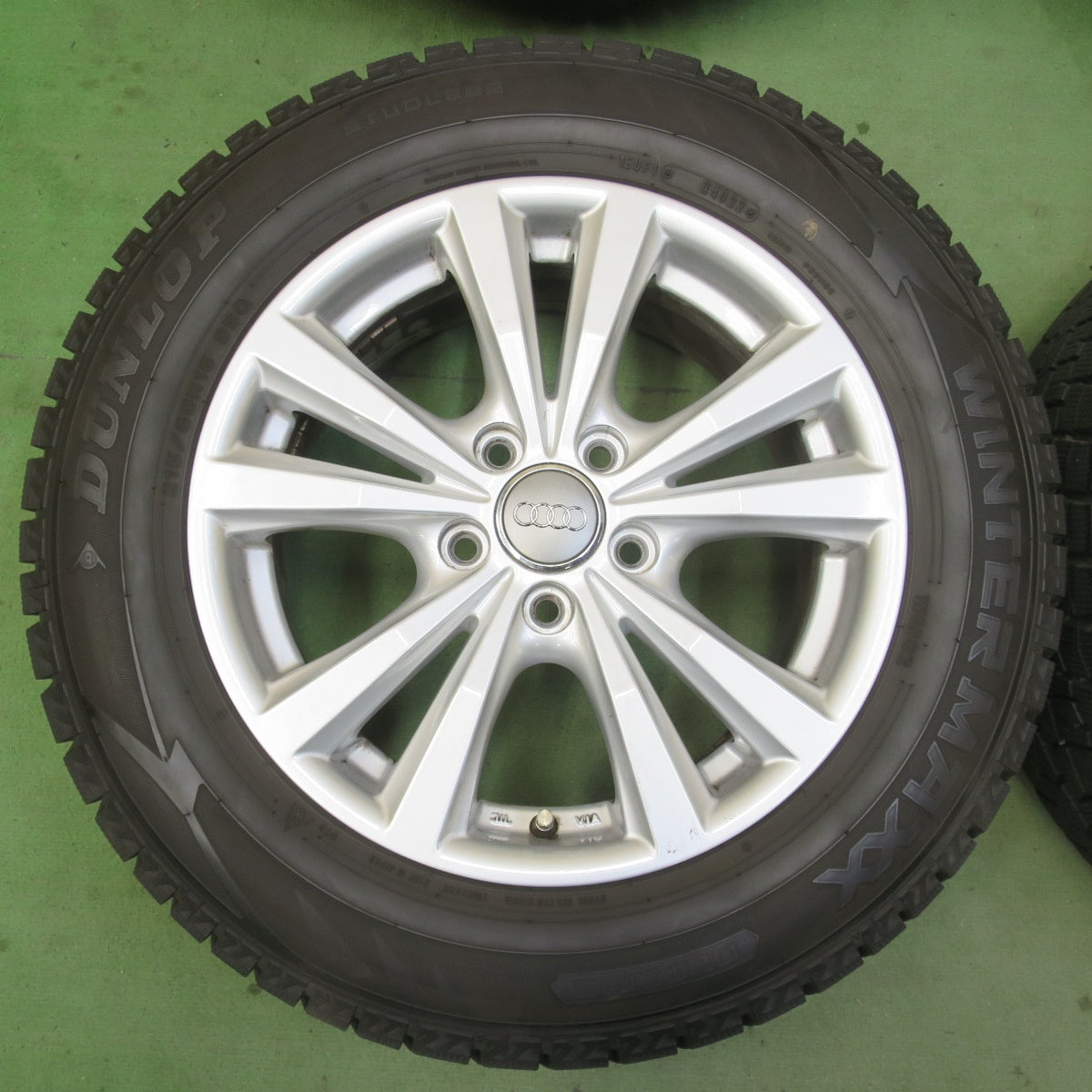 バリ溝！22年！9.5分★ワーゲン アウディ 等 AGA Dorf 215/60R16 スタッドレス ダンロップ ウインターマックス WM02 ドルフ 16インチ PCD112/5H★6042705イス