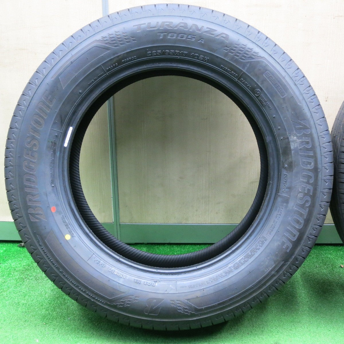 [送料無料] 新車外し！24年★225/65R17 ブリヂストン トランザ T005A タイヤ 17インチ アルファード ヴェルファイア 等★4122903NJノタ