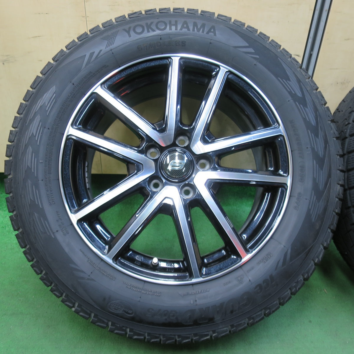 送料無料] バリ溝！21年！キレイ！9分☆スタッドレス 225/65R17