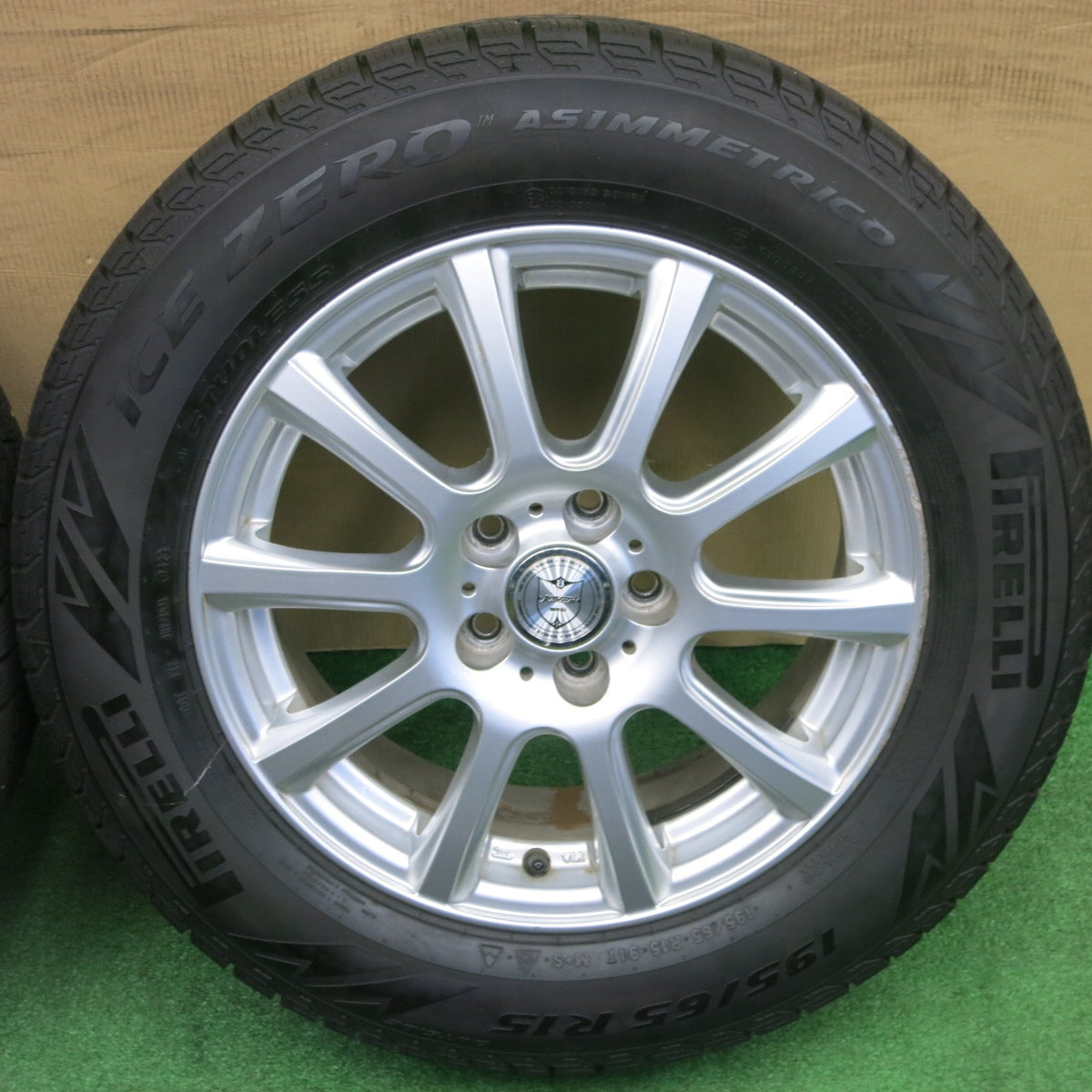 バリ溝！23年！9分★プリウス 等 195/65R15 スタッドレス ピレリ アイスゼロ アシンメトリコ JOKER ジョーカー 15インチ PCD100/5H★6020702NKス