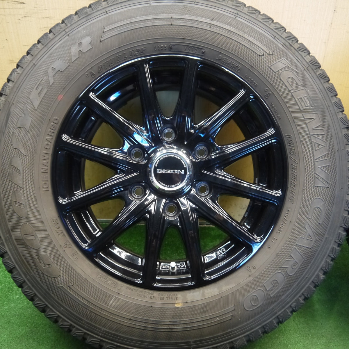 バリ溝！キレイ！9.5分◎スタッドレス 195/80R15 107/105L グッドイヤー アイスナビ CARGO BISON バイソン 15インチ PCD139.7/6H◎6092502Hス