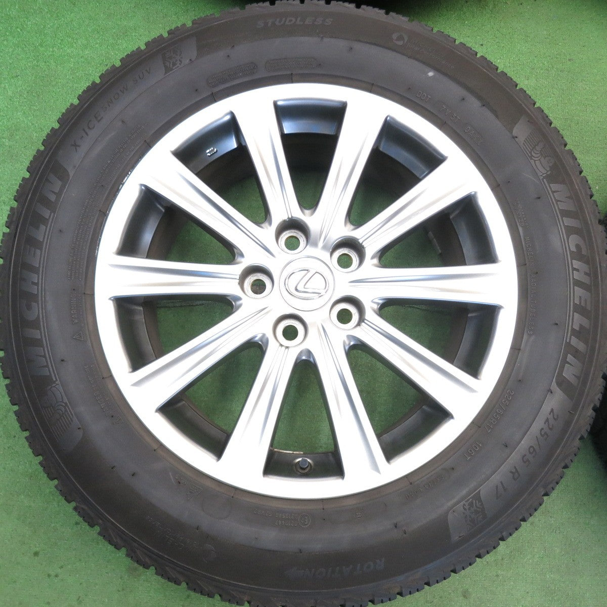 バリ溝！キレイ！8.5分◎レクサス NX 純正 225/65R17 スタッドレス ミシュラン X-ICE SNOW SUV 17インチ PCD114.3/5H◎6071203HAス