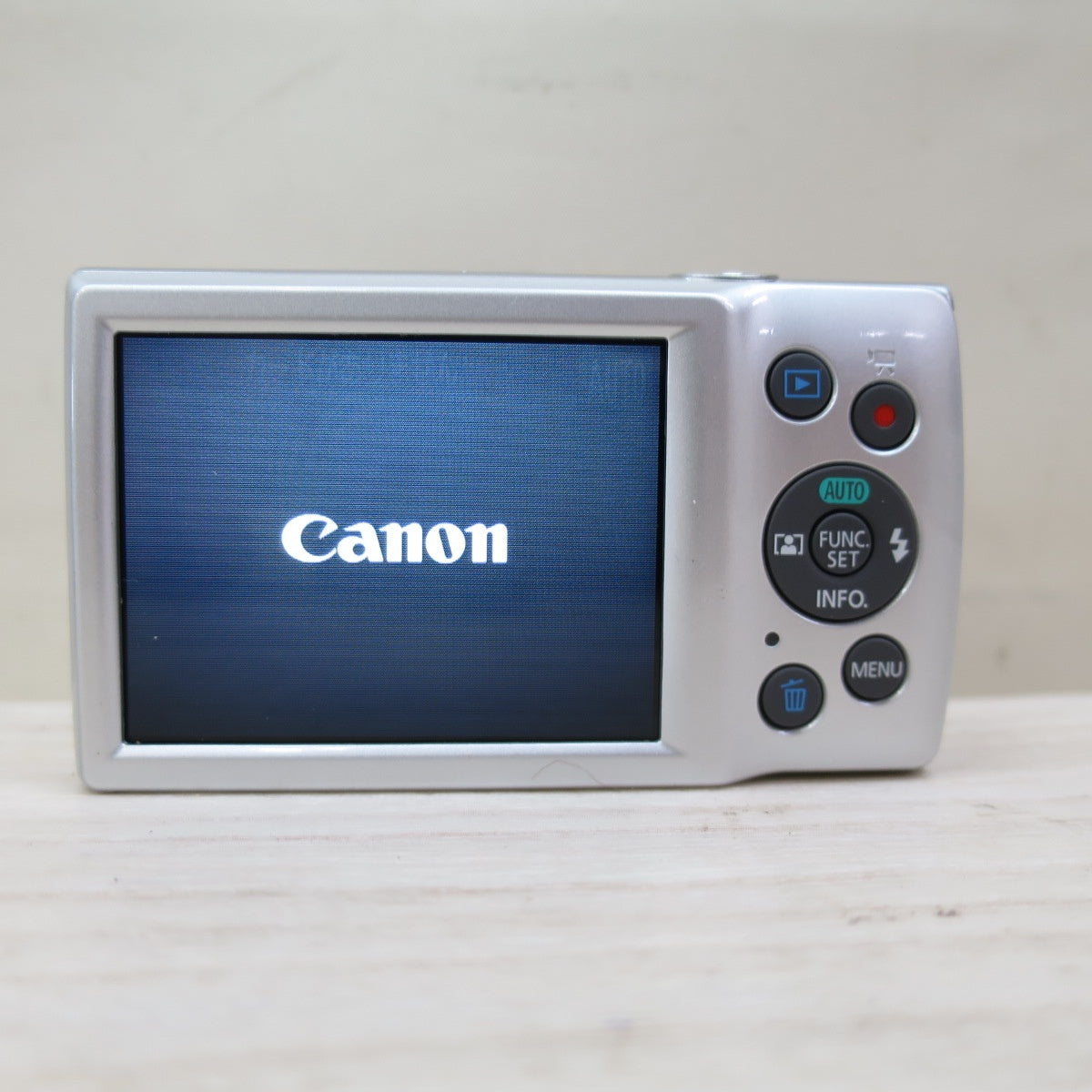 キレイ☆Canon キャノン コンパクト デジタル カメラ HD IXY180 SL 8x 28mm WIDE 20.0 MEGA PIXELS デジカメ☆ [送料無料]
