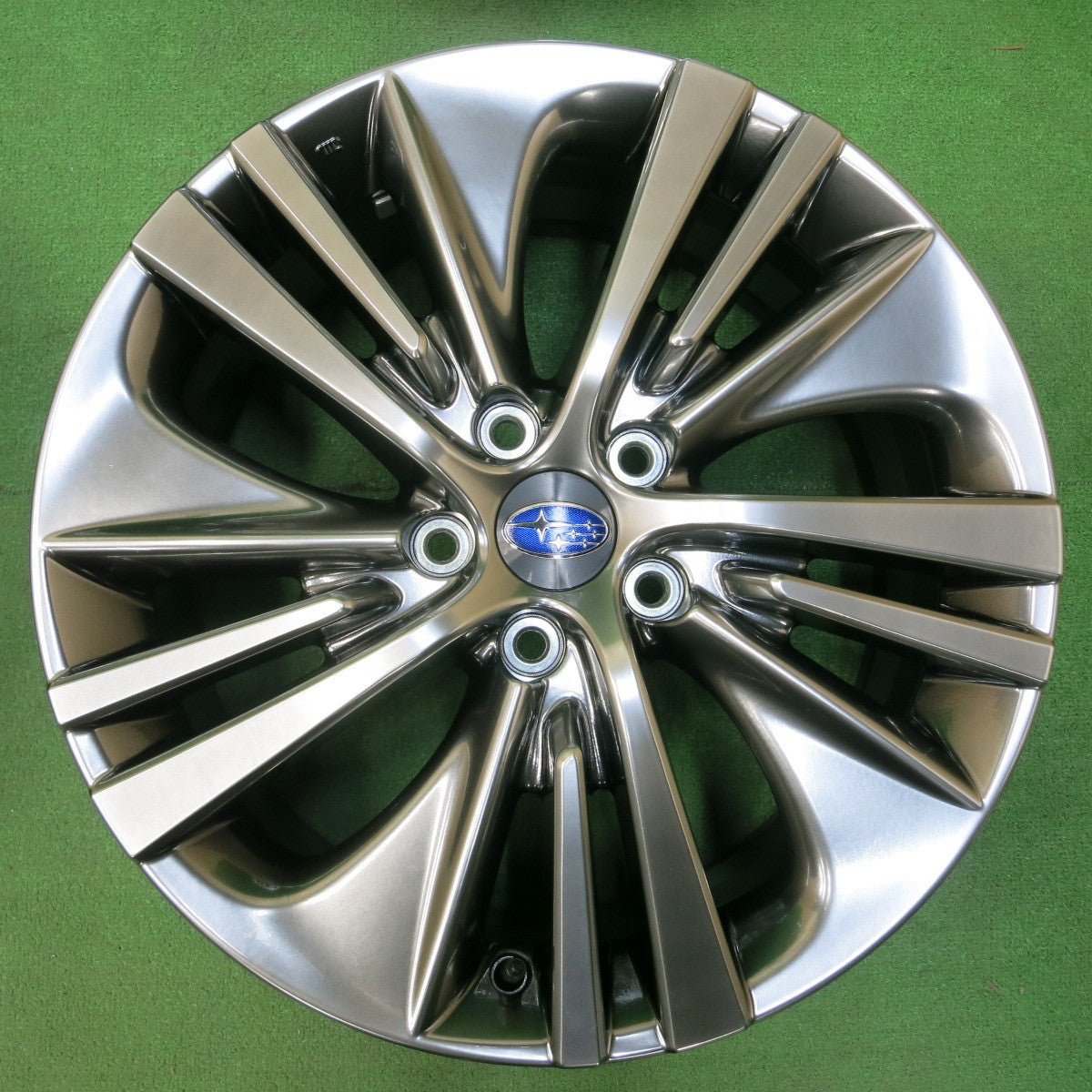 *送料無料* 新車外し★スバル レヴォーグ レイバック VN5 純正 ホイール 18インチ 18×7J PCD114.3/5H★4042508イホ