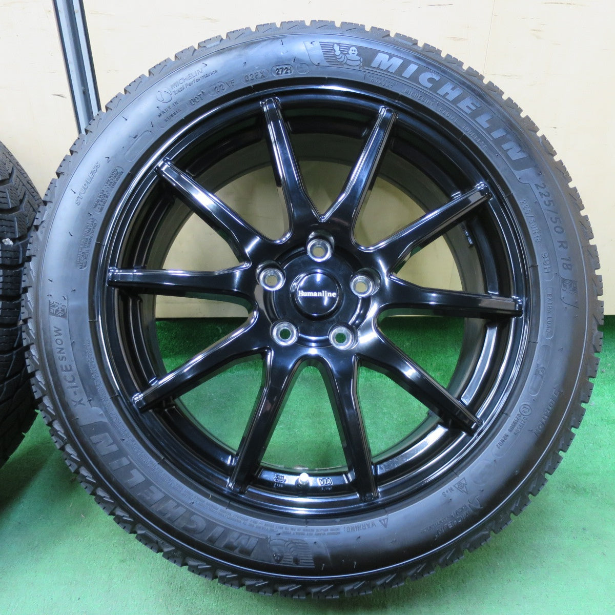 [送料無料] バリ溝！21年！キレイ！9.5分★スタッドレス 225/50R18 ミシュラン X-ICE SNOW Humanline ヒューマンライン 18インチ PCD114.3/5H★4111403イス