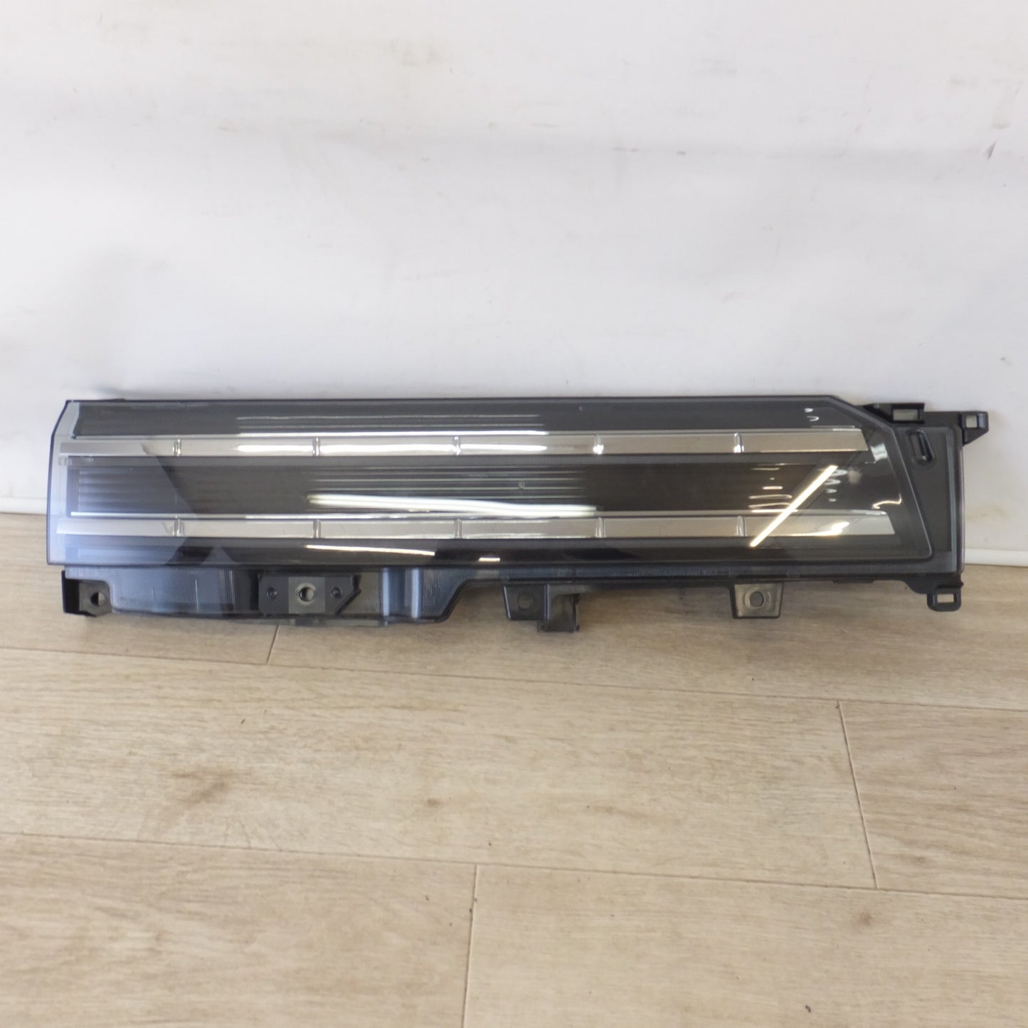 [送料無料] 美品★トヨタ TOYOTA 純正 ヴォクシー 90系 SZグレード テールライト KOITO V1-8 V1-9 4点 セット★