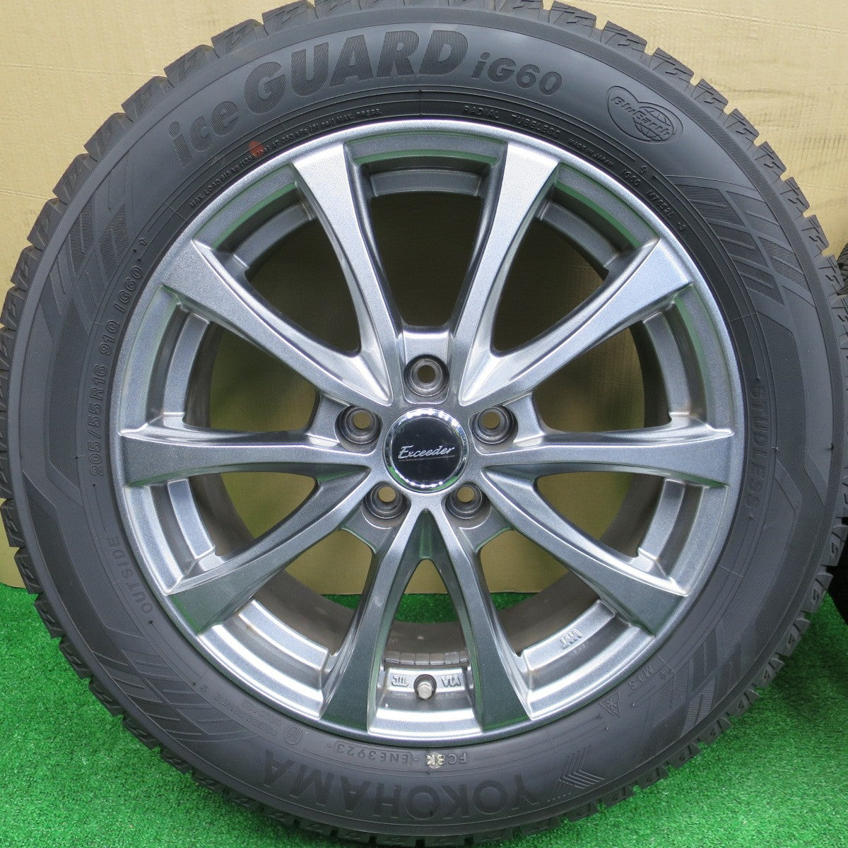 バリ溝！23年！キレイ！9.5分★86 BRZ 等 205/55R16 スタッドレス ヨコハマ アイスガード iG60 Exceeder エクシーダー 16インチ PCD100/5H★5112901NKス