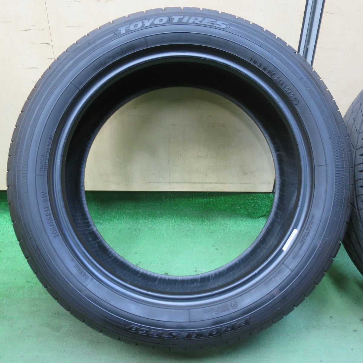 バリ溝！25年！ほぼ10分★205/55R17 トーヨー プロクセス R60 タイヤ 17インチ ノア ヴォクシー ステップワゴン 等★5112601イノタ