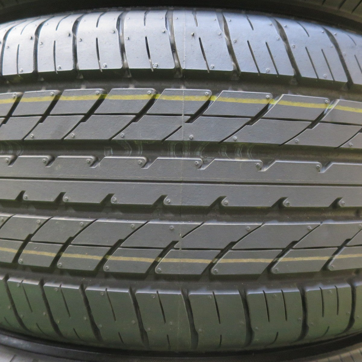 新車外し★235/50R18 トーヨー トランパス R30 タイヤ 18インチ アルファード ヴェルファイア 等★5061002イノタ