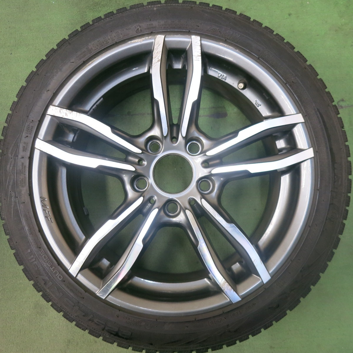 バリ溝！8.5分★BMW 等 MAK LUFT FF 225/45R17 スタッドレス ノキアン WRA4 FRT ルフト MFF 17インチ PCD120/5H★5111703SKス