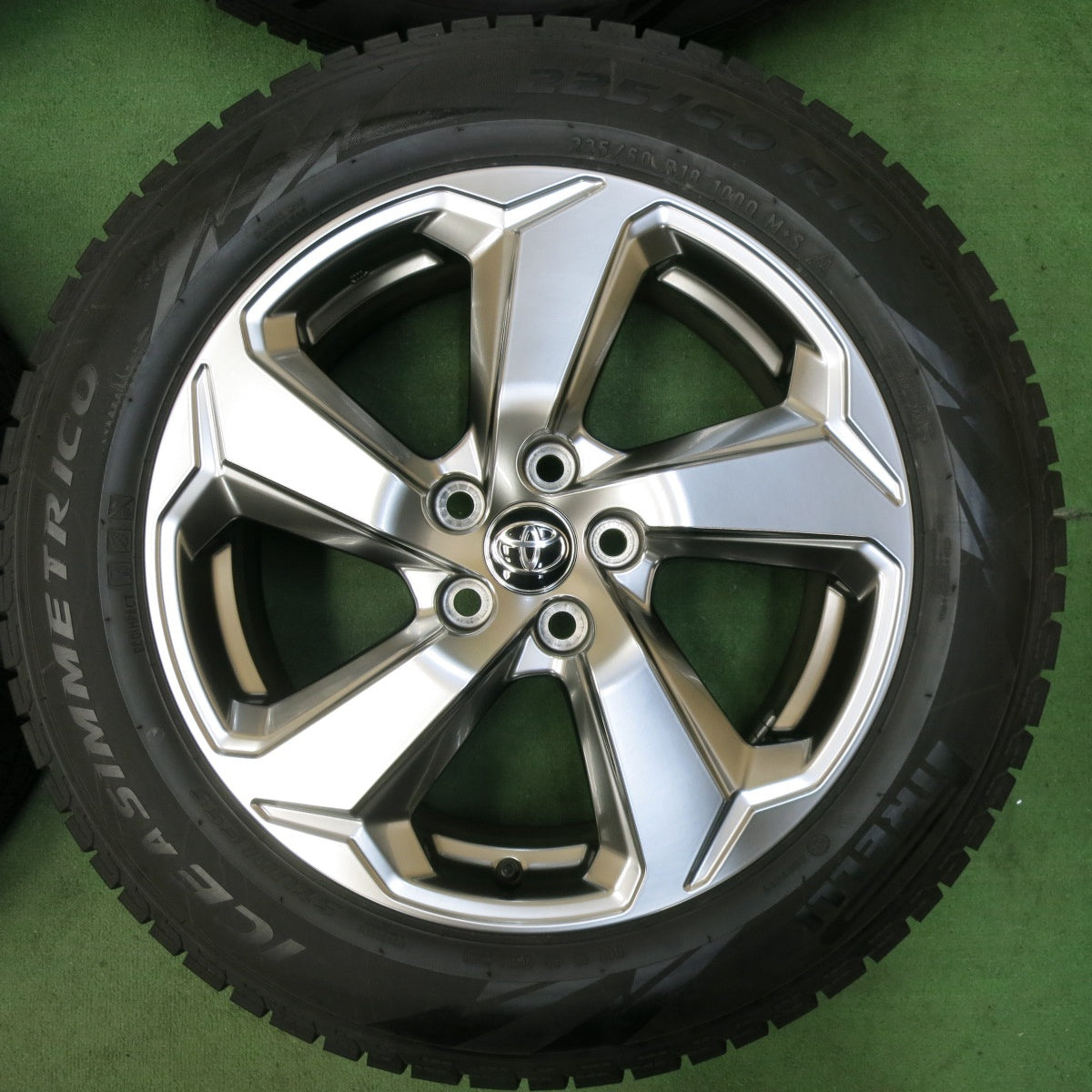 [送料無料] バリ溝！20年！キレイ！9分★トヨタ RAV4 純正 225/60R18 スタッドレス ピレリ アイスアシンメトリコ 18インチ PCD114.3/5H★4120407SYス