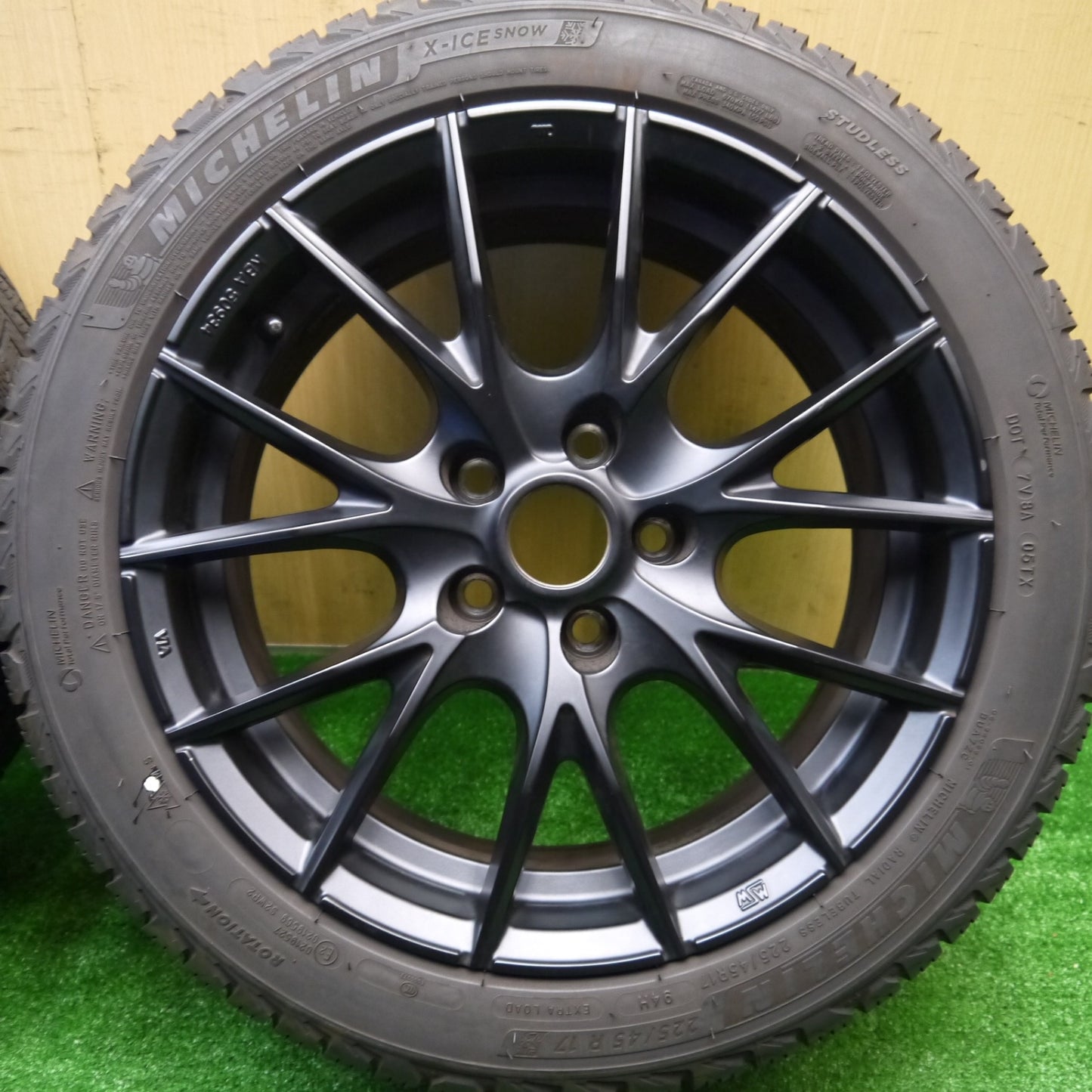 バリ溝！キレイ！9.5分★ベンツ 等 O・Z MSW ML512 225/45R17 スタッドレス ミシュラン X-ICE SNOW 17インチ OZ PCD112/5H★5102007Hス