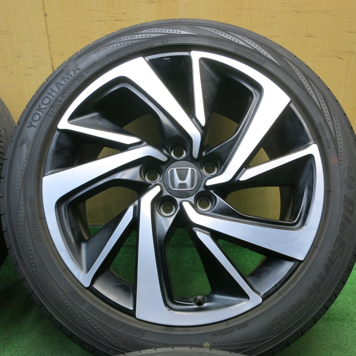 バリ溝！9分★ホンダ RU ヴェゼル RS 純正 225/50R18 ヨコハマ ブルーアース RV-02 18インチ PCD114.3/5H★5050705AKノ