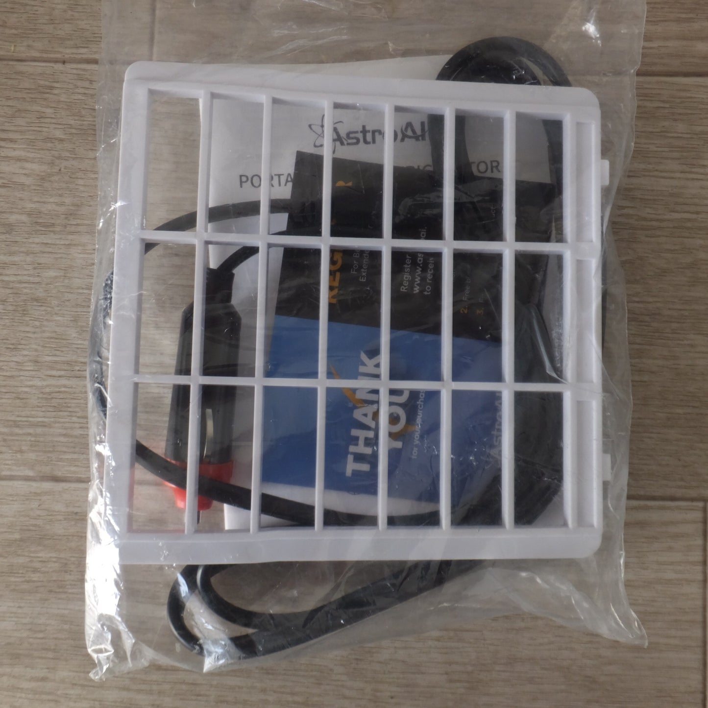 [送料無料] ★AstroAI ミニ冷蔵庫 ポータブル冷温庫 LY0204A 4L　DC12 AC100-120V★