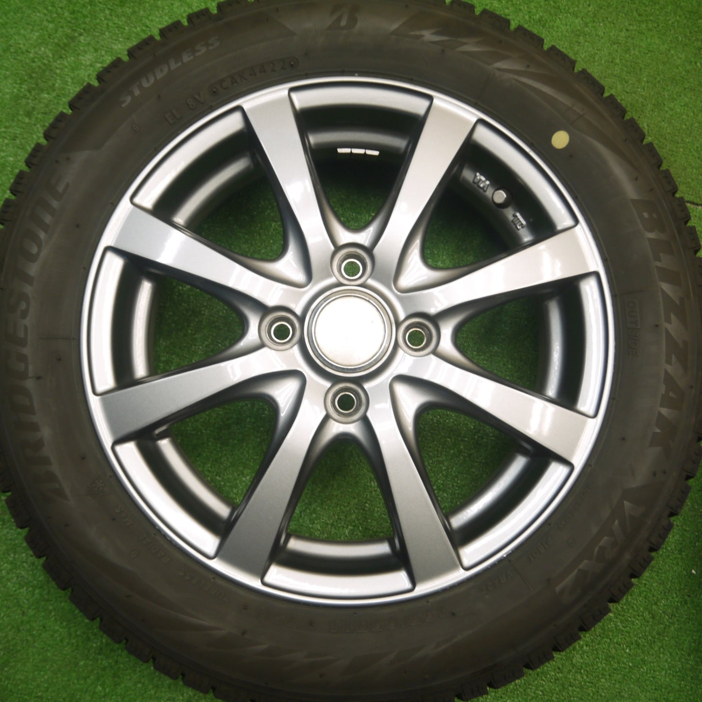 [送料無料] キレイ！22年★スタッドレス 155/65R14 ブリヂストン ブリザック VRX2 Zmeist VS-8 14インチ PCD100/4H★4111101Hス