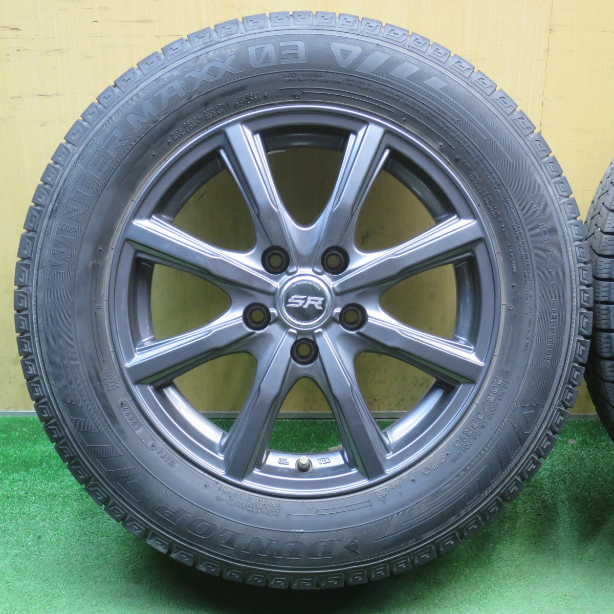 バリ溝！22年！8.5分◎スタッドレス 205/65R16 ダンロップ ウインターマックス 03 STRANGER ストレンジャー 16インチ PCD114.3/5H◎6063001NJノ