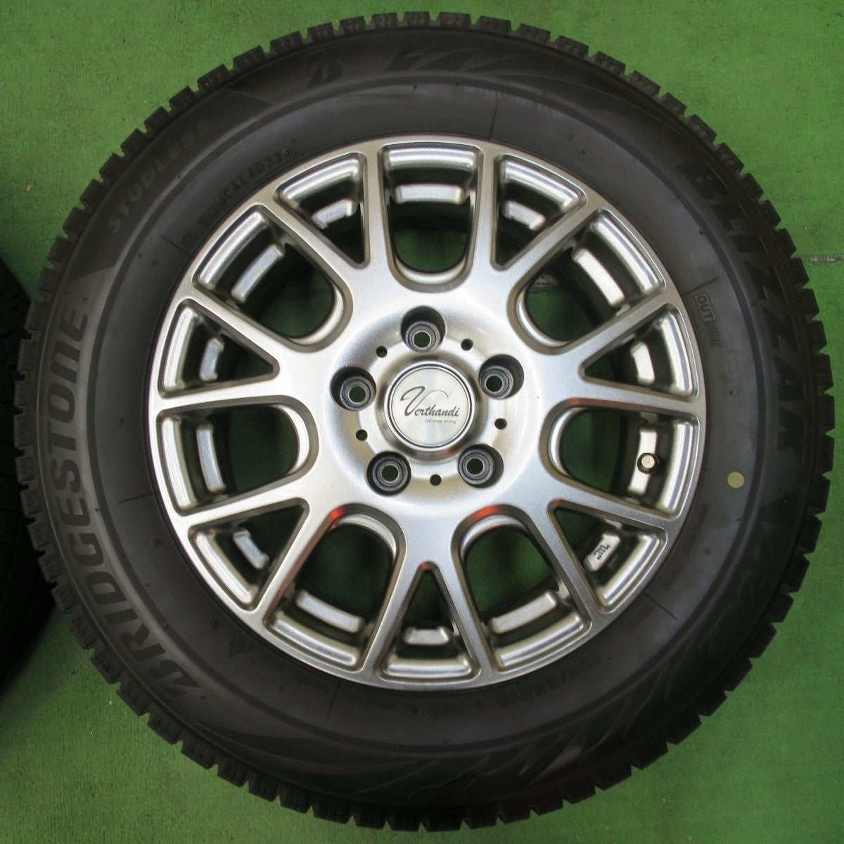 バリ溝！22年！9.5分★スタッドレス 195/65R15 ブリヂストン ブリザック VRX2 ATR SPORT WINTER 101 Verthandi 15インチ PCD114.3/5H★5011707イス