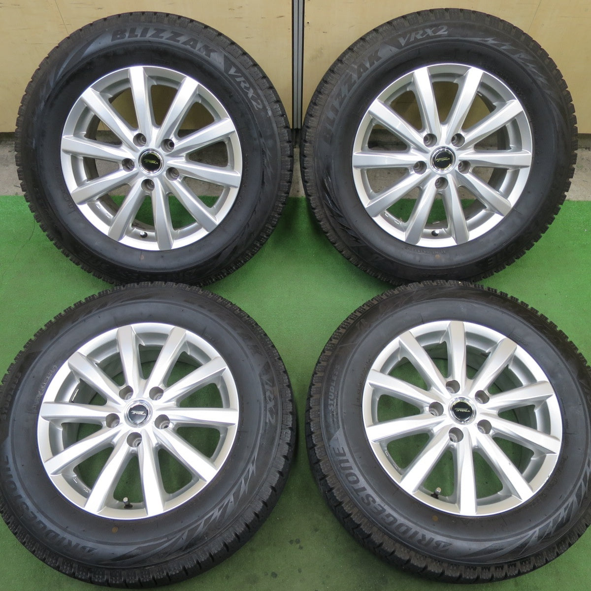 バリ溝！9分★スタッドレス 215/65R16 ブリヂストン ブリザック VRX2 TOPRUN トップラン 16インチ PCD114.3/5H★6022105TTス