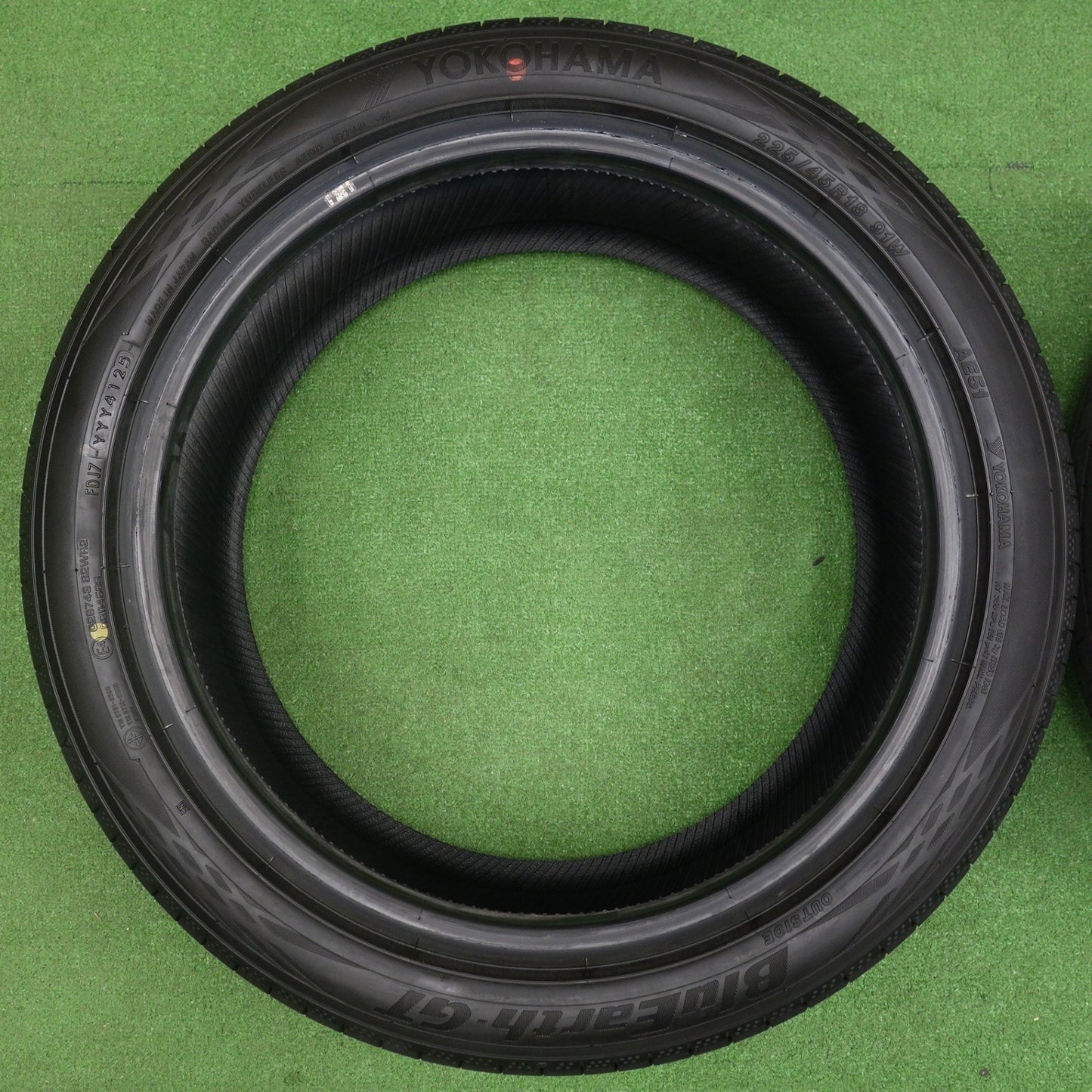 新車外し！25年★225/45R18 ヨコハマ BluEarth-GT AE51 ブルーアース 18インチ タイヤ クラウン オデッセイ レヴォーグ 等★6032004KTノタ