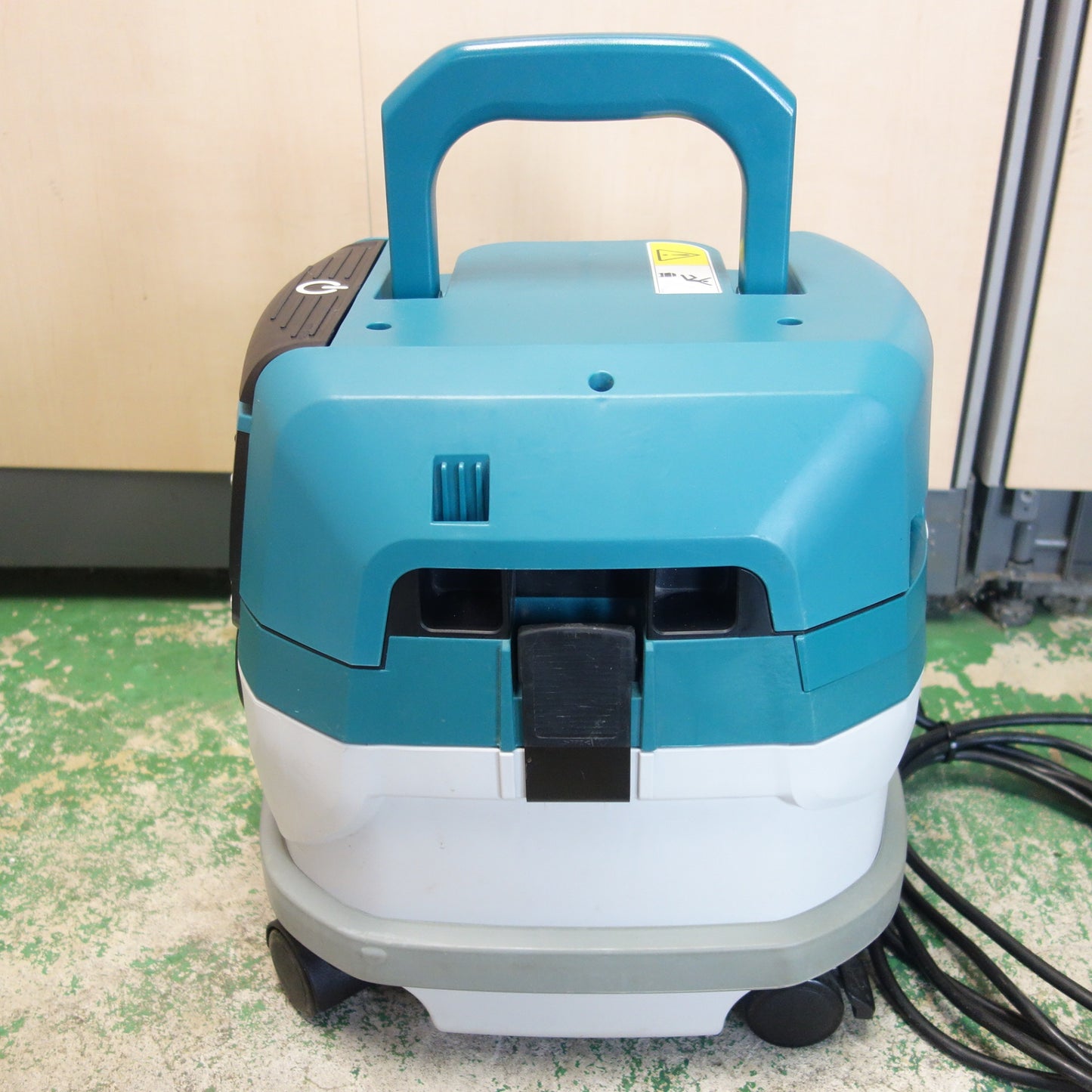 [送料無料] ☆マキタ 100V 乾式 粉じん 専用 業務用 集じん機 VC0830 集塵機 掃除機 クリーナー 電動 工具☆