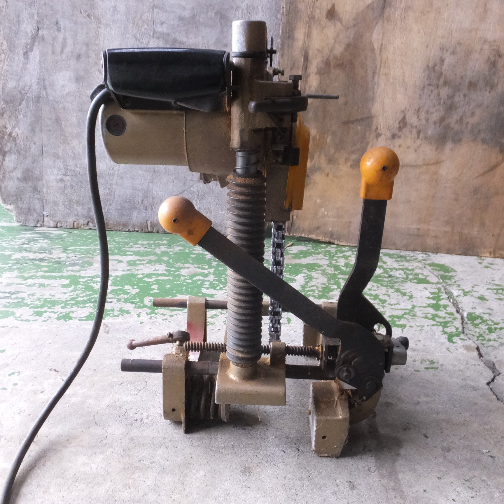 マキタ チェーンノミ 7100B 電動工具 穴あけ 木工 大工 道具 DIY