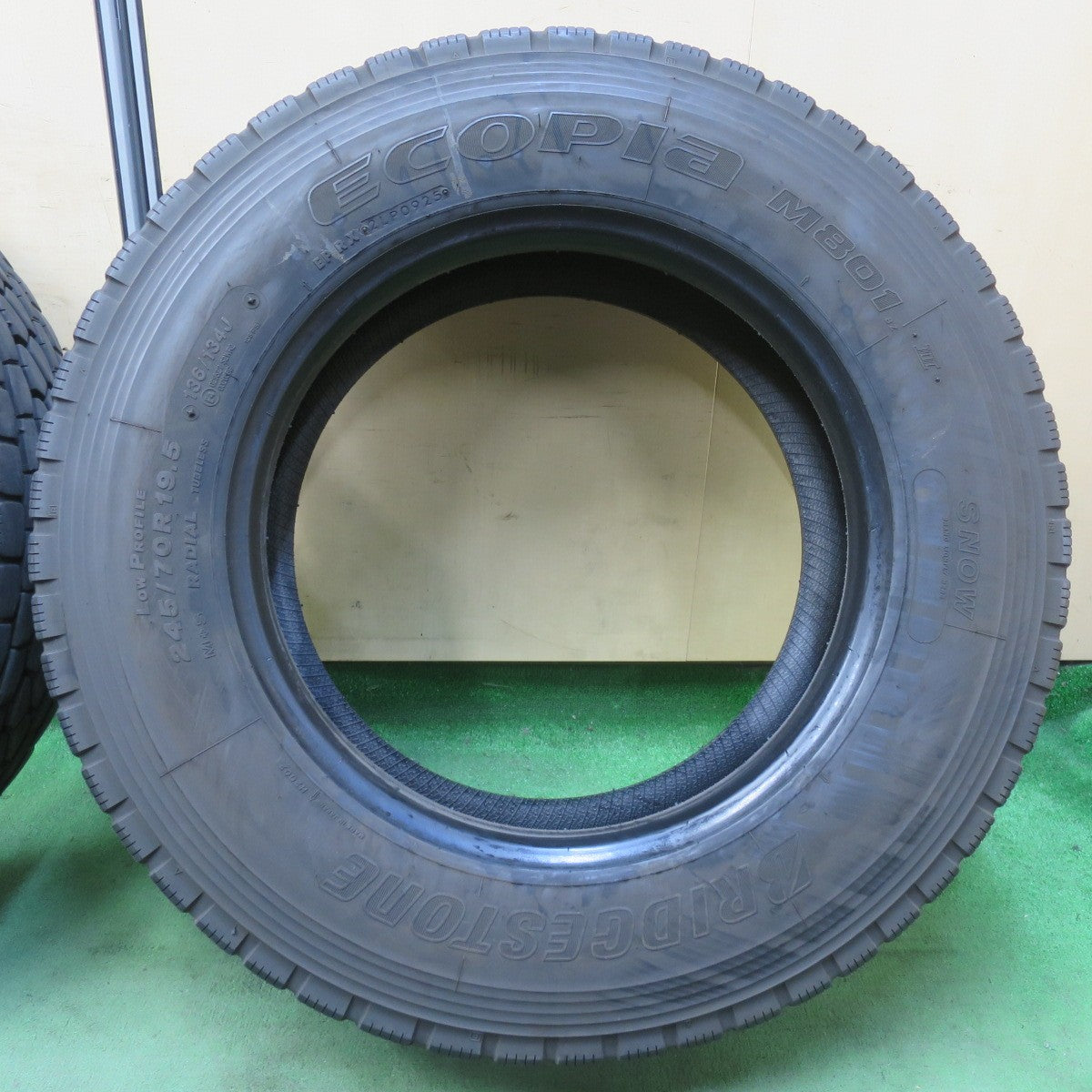 バリ溝！25年！9.5分★トラック タイヤ 245/70R19.5 136/134J ブリヂストン エコピア M801Ⅱ ミックス オールシーズン 19.5インチ★5121902イスタ