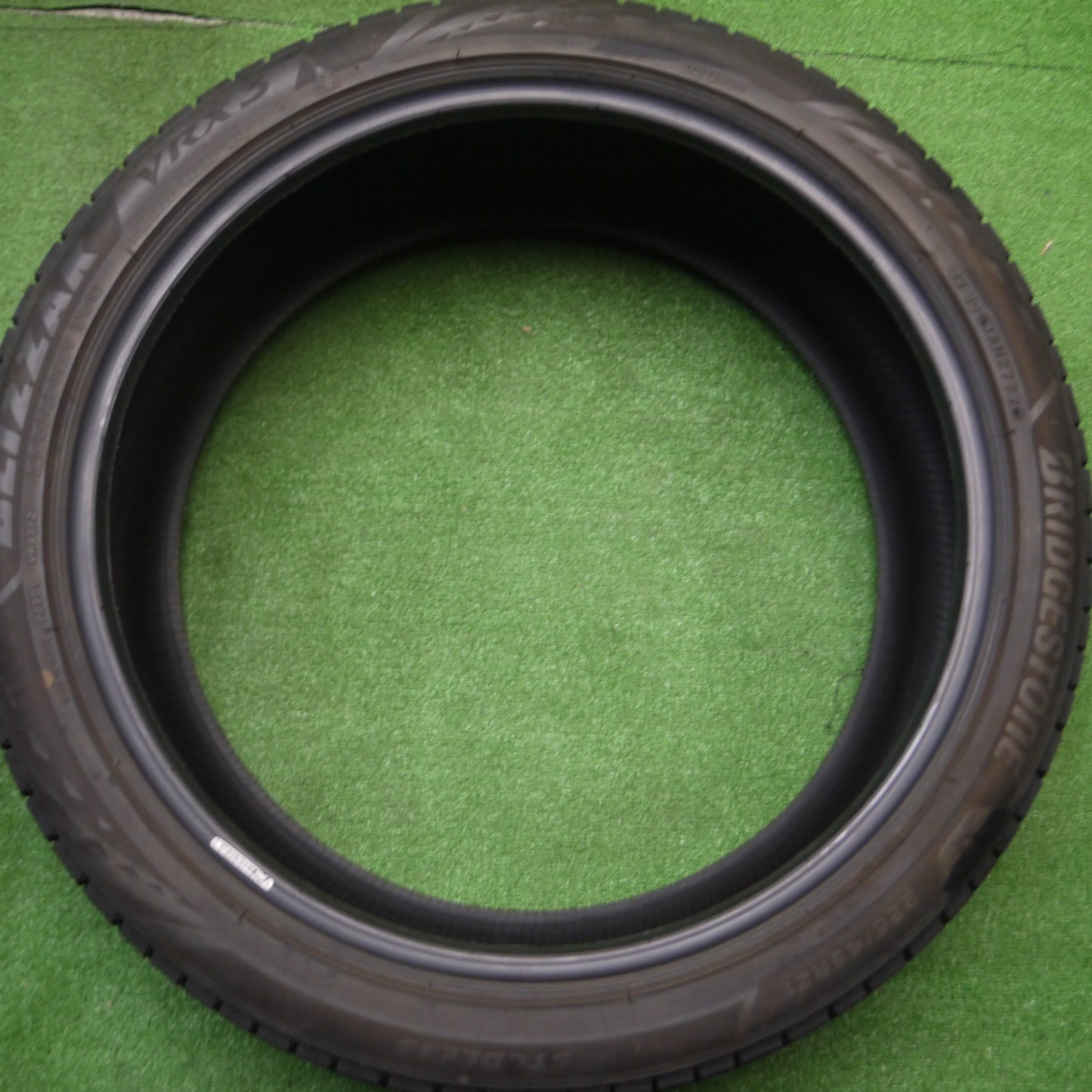 [送料無料] バリ溝！22年！9.5分★スタッドレス 225/45R21 ブリヂストン ブリザック VRX3 タイヤ 21インチ クラウン クロスオーバー RSアドバンス 等★4121101Hスタ