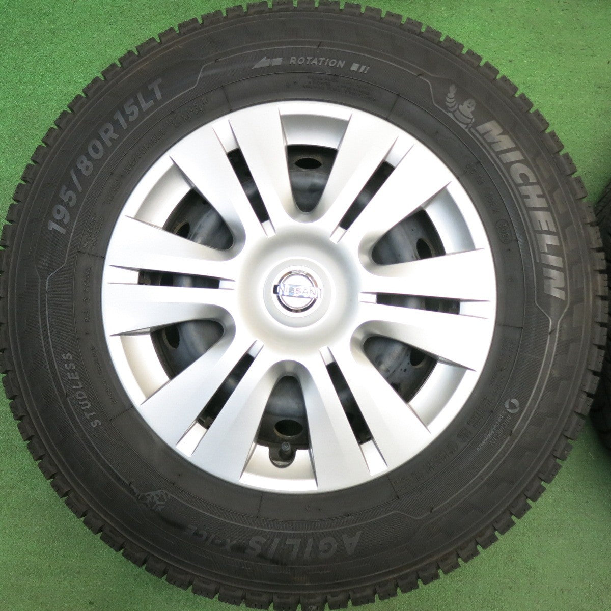 キレイ◎日産 NV350 キャラバン 純正 スチール 195/80R15 107/105R スタッドレス ミシュラン AGILIS X-ICE 15インチ PCD139.7/6H◎6071208HAス