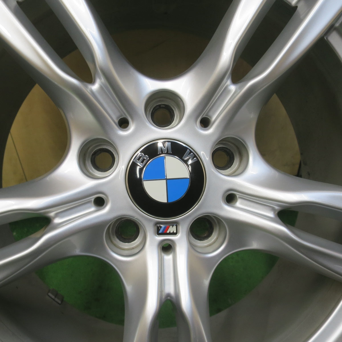 バリ溝！キレイ！9分★BMW 3シリーズ F30 F31 純正 225/45R18 255/40R18 スタッドレス ヨコハマ アイスガード iG60 18インチ PCD120/5H★6021905イス
