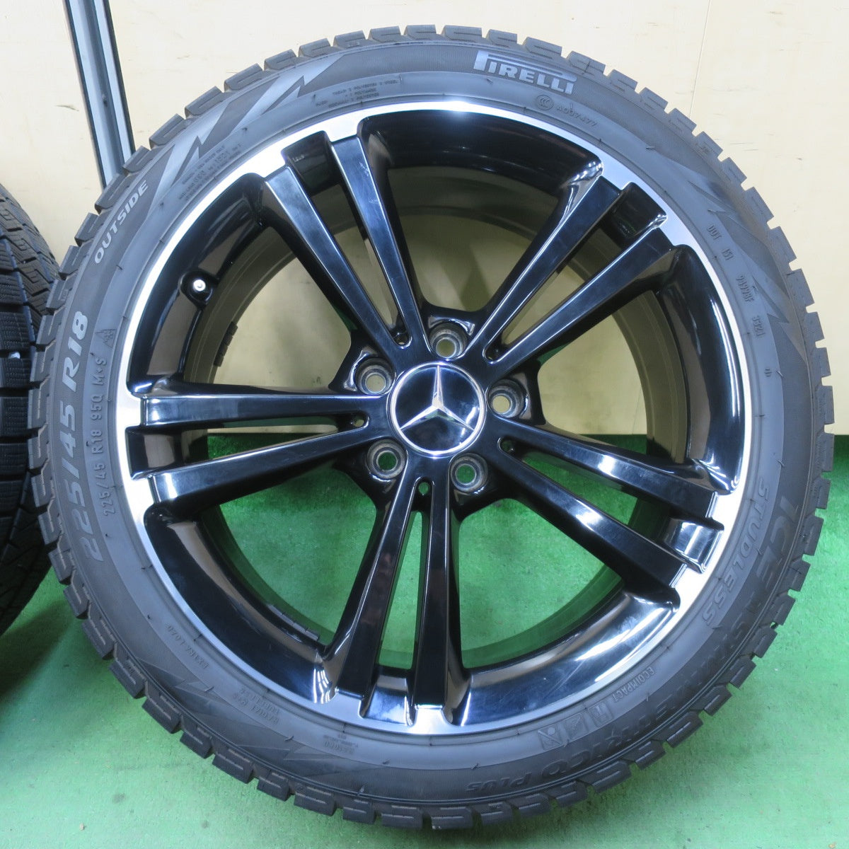バリ溝！22年！9分★ベンツ Aクラス W177 純正 225/45R18 スタッドレス ピレリ アイスゼロ アイスアシンメトリコ プラス 18インチ PCD112/5H★5062503イス