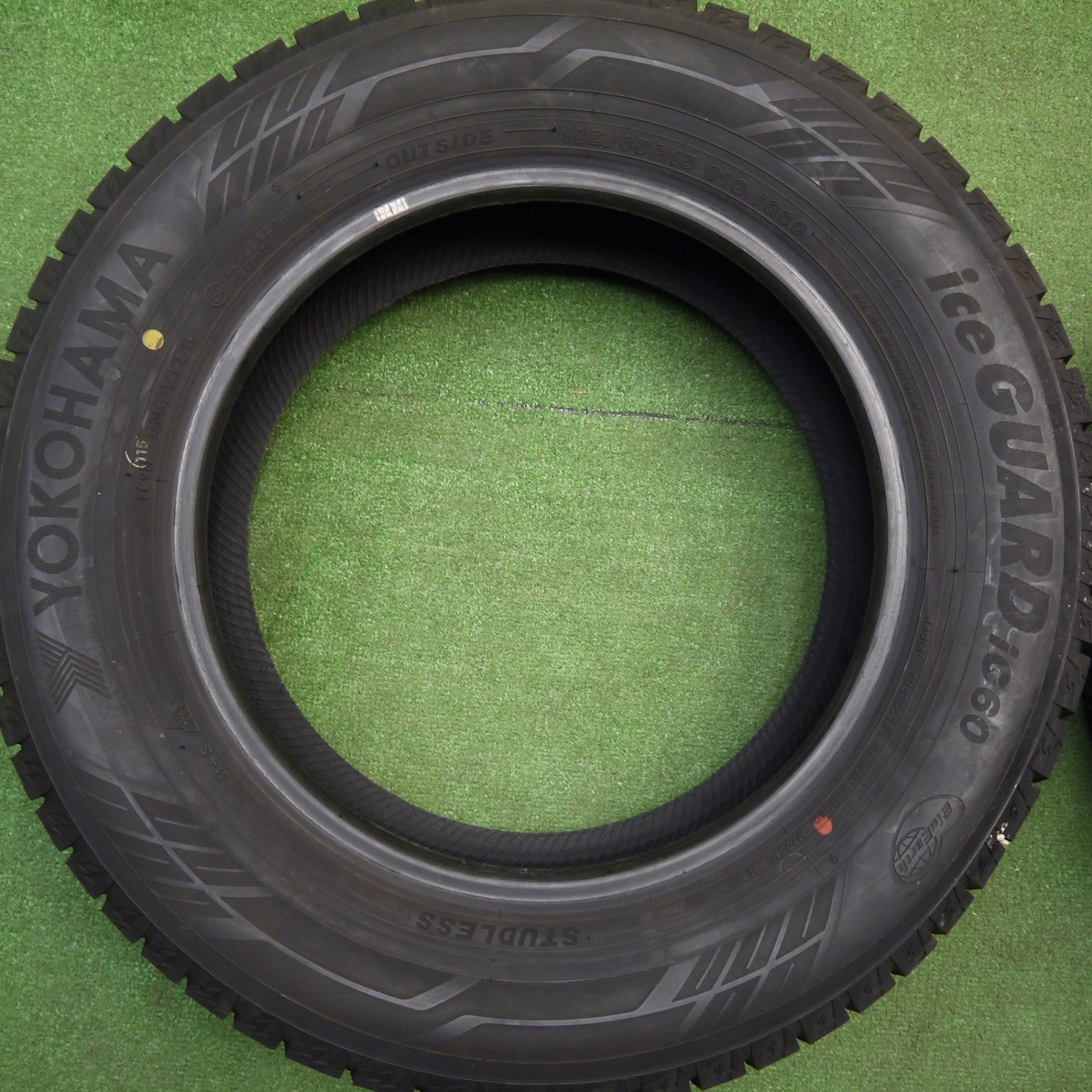 バリ溝！24年！ほぼ10分★スタッドレス 195/65R15 ヨコハマ アイスガード iG60 タイヤ 15インチ プリウス セレナ ノア ヴォクシー カローラ 等★5120906Hスタ