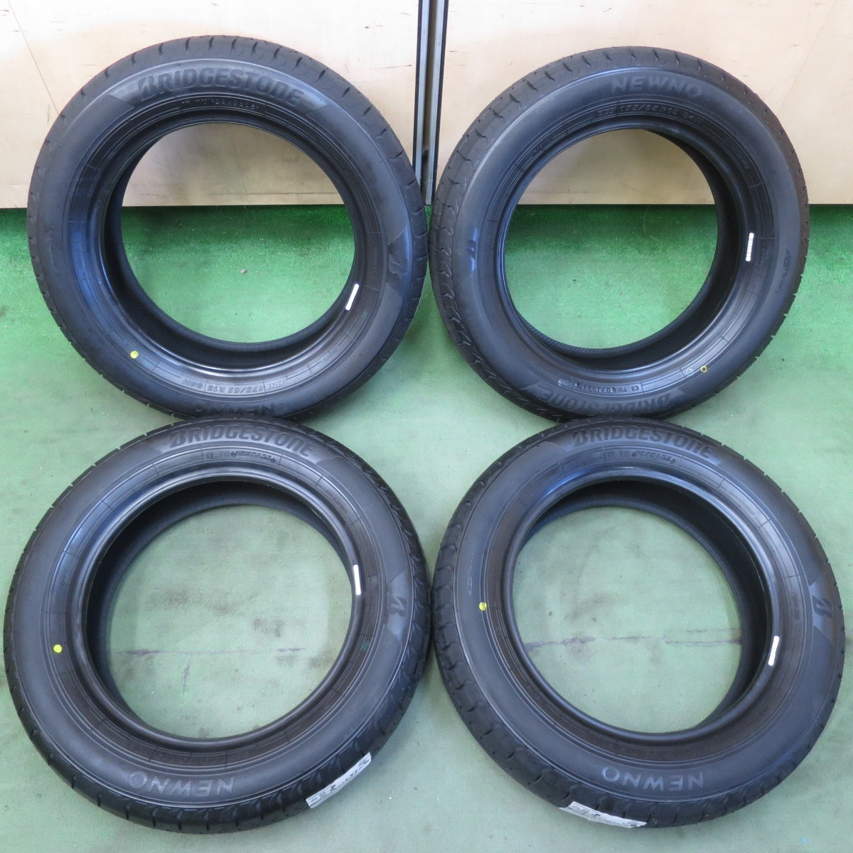未使用！25年★175/65R15 ブリヂストン NEWNO ニューノ 15インチ タイヤ アクア ヴィッツ スペイド キューブ 等★6051508イノタ