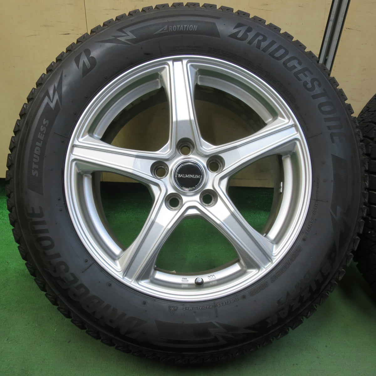 バリ溝！21年！キレイ！9分★スタッドレス 225/65R17 ブリヂストン ブリザック DM-V3 BALMINUM バルミナ 17インチ PCD114.3/5H★5110708イス