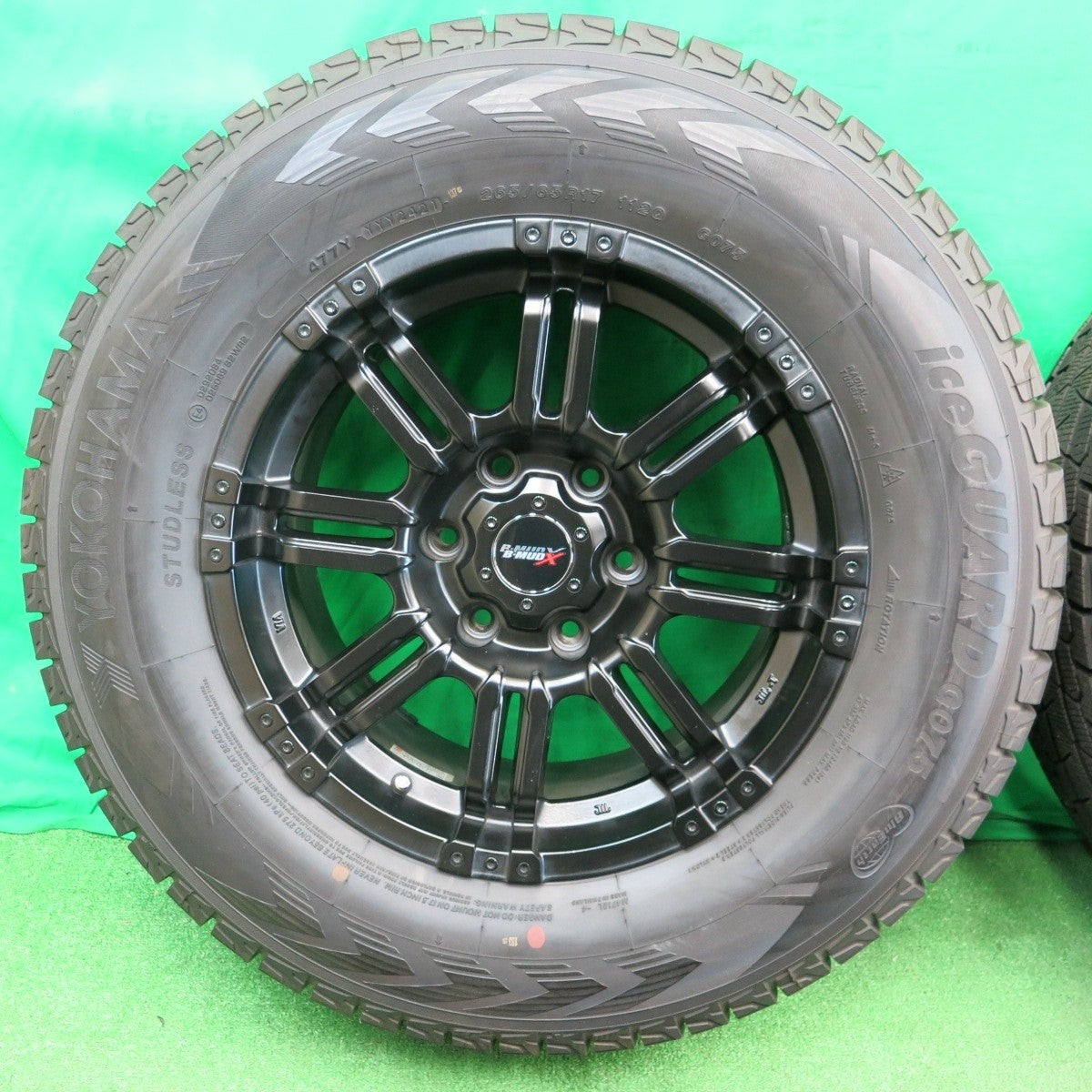 バリ溝！21年！キレイ！9.5分以上★スタッドレス 265/65R17 ヨコハマ アイスガード G075 B-MUD X 17インチ PCD139.7/6H★4051401ナス