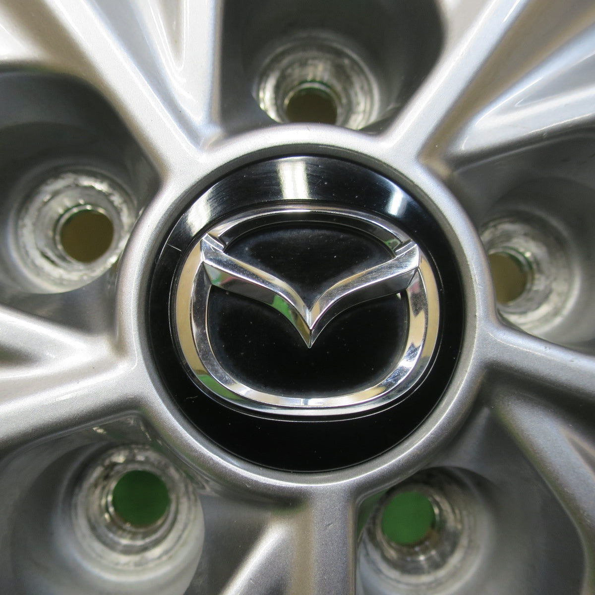 バリ溝！22年！キレイ！9.5分★マツダ CX-5 純正 225/65R17 スタッドレス ブリヂストン ブリザック DM-V3 17インチ CX5 PCD114.3/5H★5112202イス